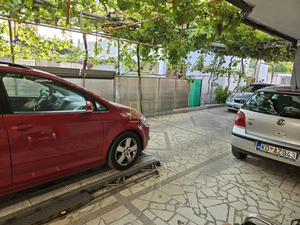 Sale, house, 500m², Bjeliši, Bar