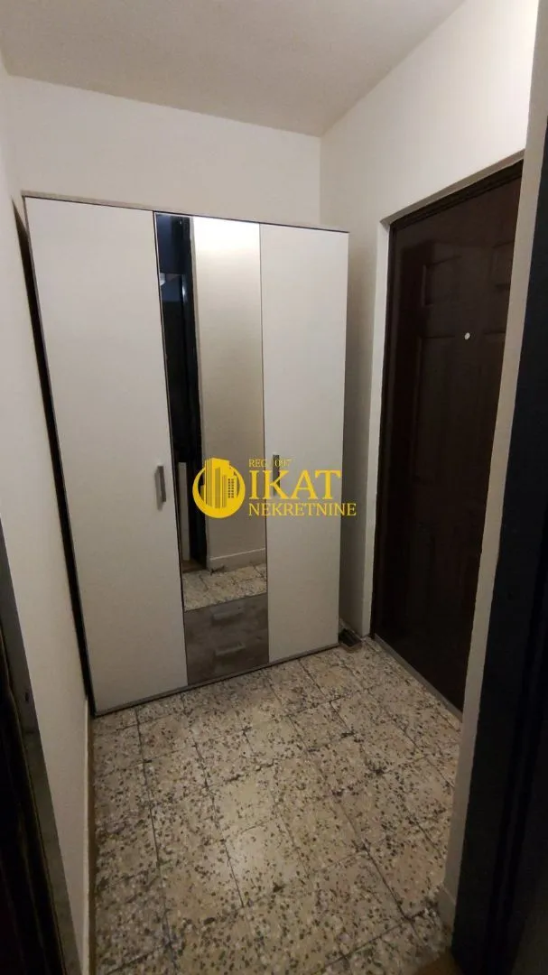 Izdavanje, trosoban stan, 77m², Banjica, Voždovac Sve Podlokacije