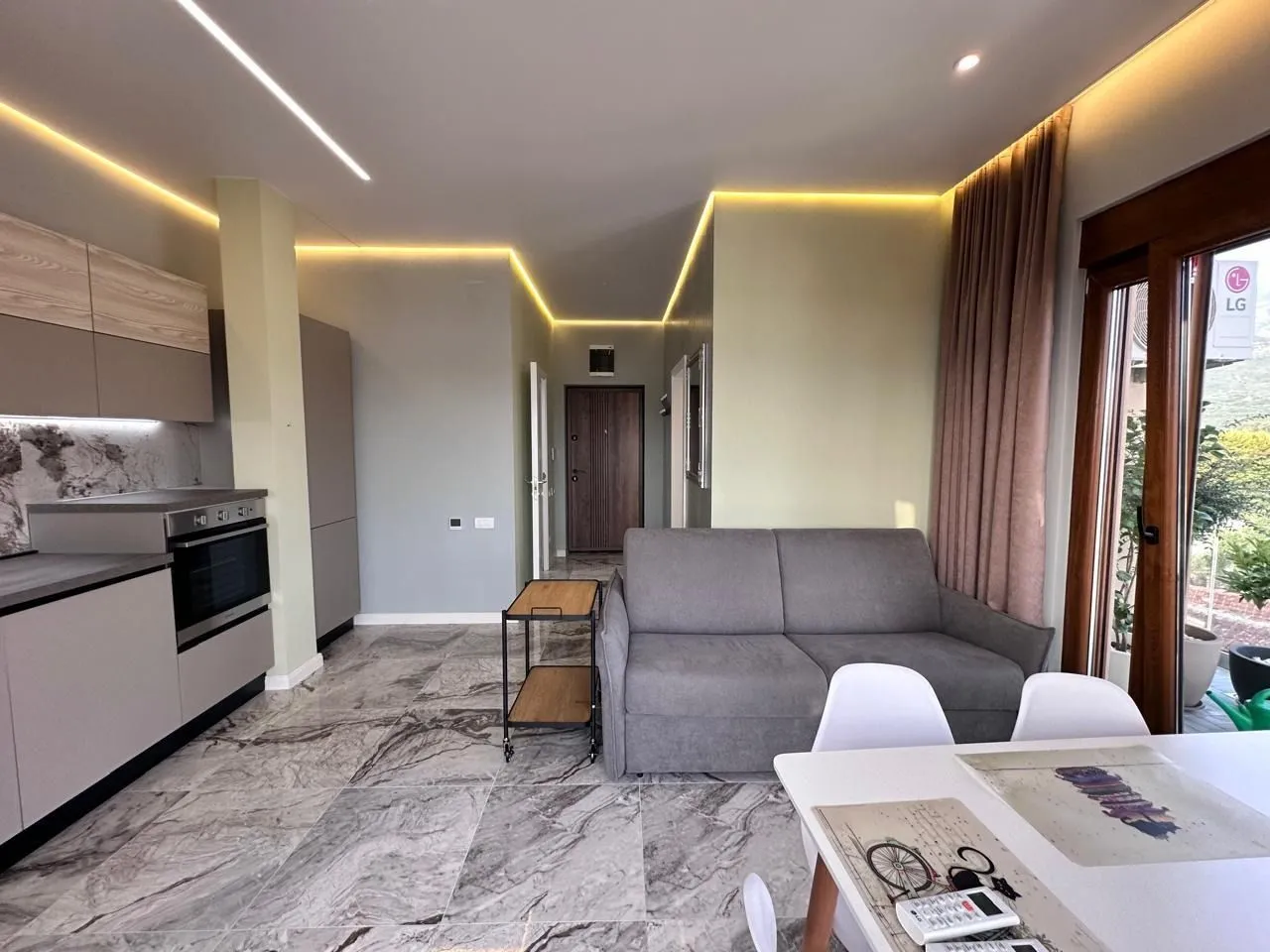 Rent, one bedroom apartment, 38m², Kava, Tivat