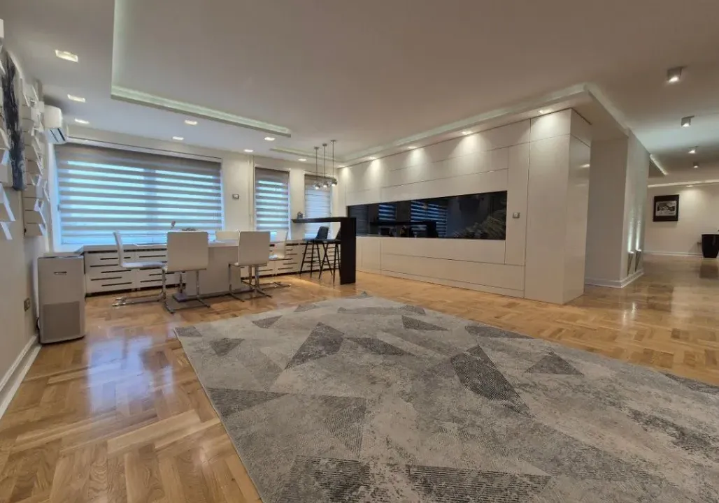 Izdavanje, četvorosoban stan, 144m², Gornji Dorćol, Dorćol Sve Podlokacije