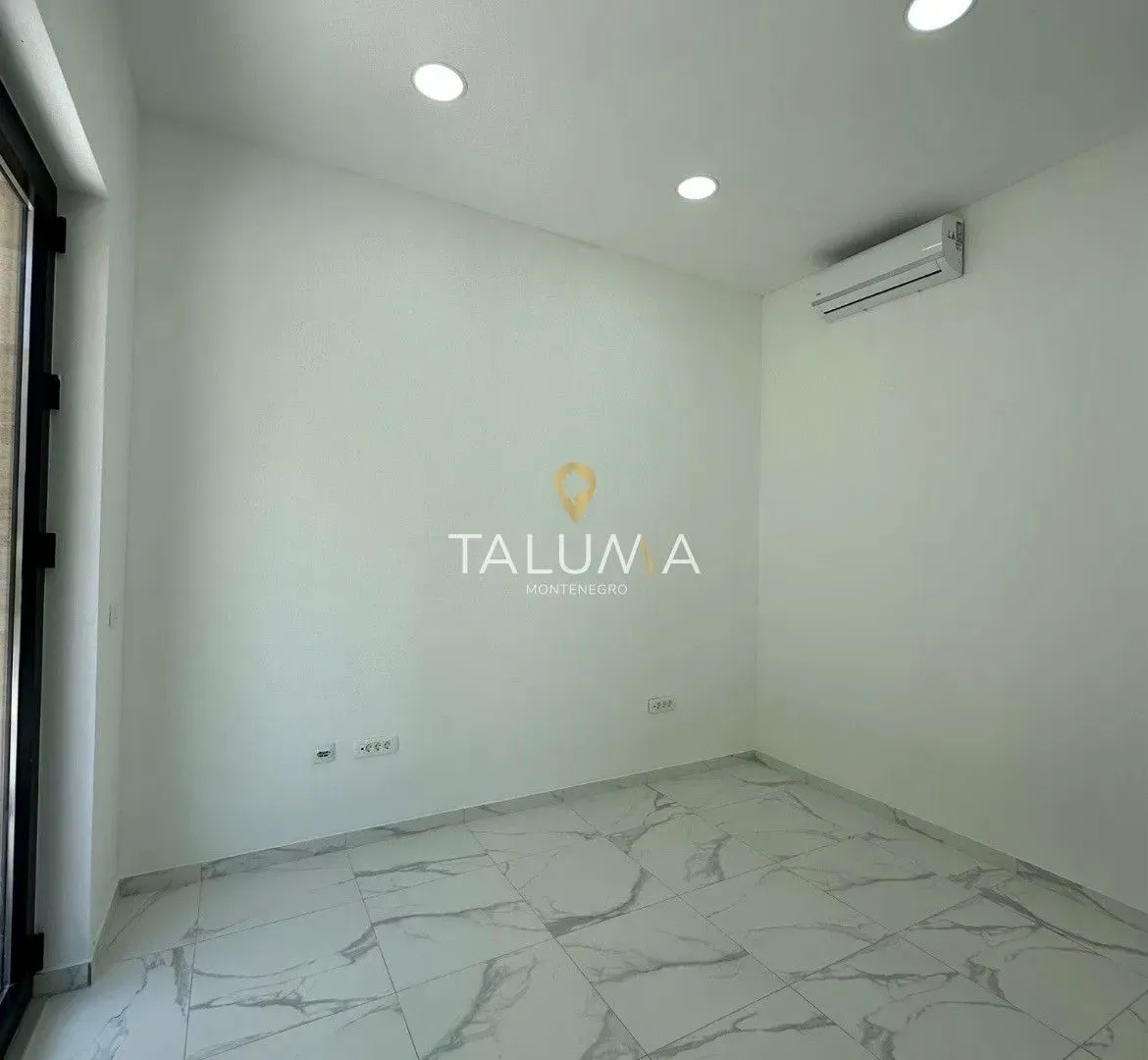 Rent, office space, 50m², Donja Lastva, Tivat