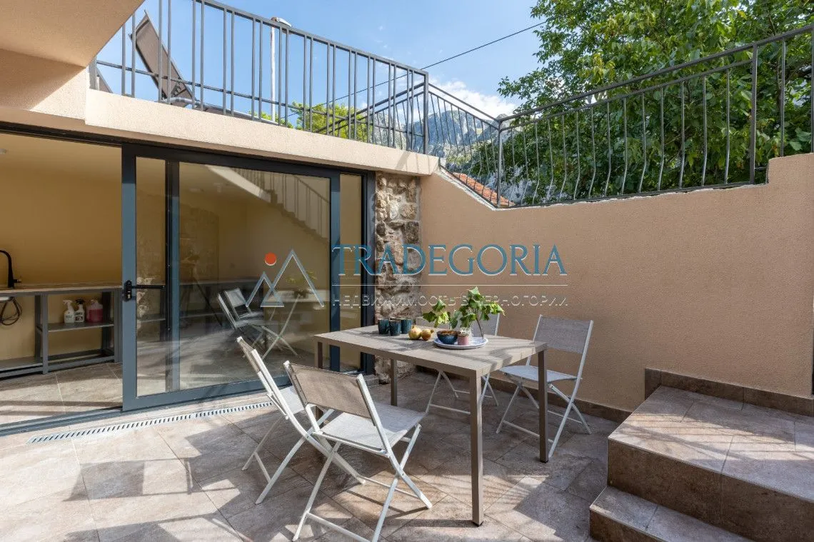 Prodaja, kuća, 170m², Škaljari, Kotor