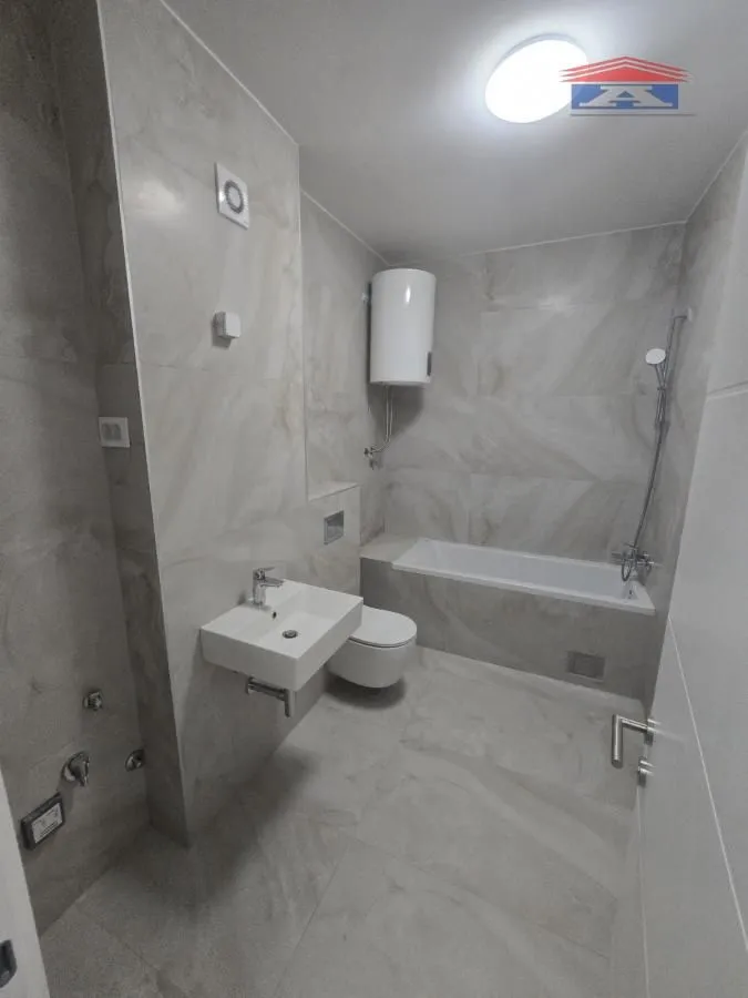 Prodaja, stan, 129m², Salajka, Novi Sad Sve Podlokacije