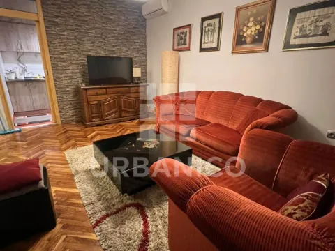 Izdavanje, dvosoban stan, 60m², Blok 6, Podgorica - image 2