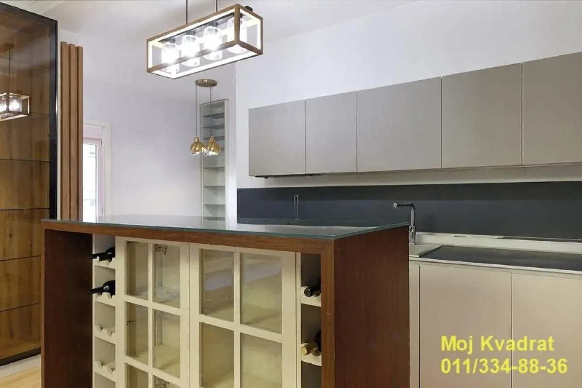 Prodaja, četvorosoban stan, 105m², Vračar Sve Podlokacije, Beograd