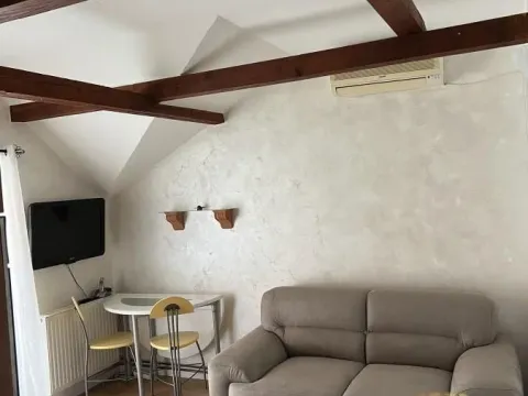 Izdavanje, jednosoban stan, 32m², Zvezdara Sve Podlokacije, Beograd - image 2