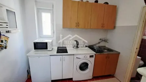 Izdavanje, jednosoban stan, 30m², Stari Grad, Beograd - image 9