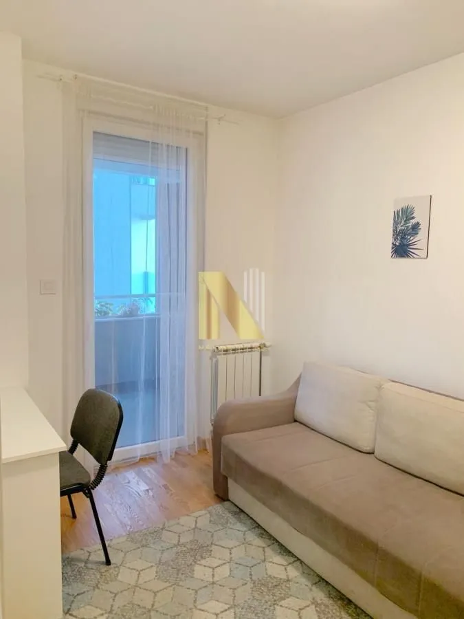 Izdavanje, jednosoban stan, 41m², Adamovićevo Naselje, Novi Sad Sve Podlokacije
