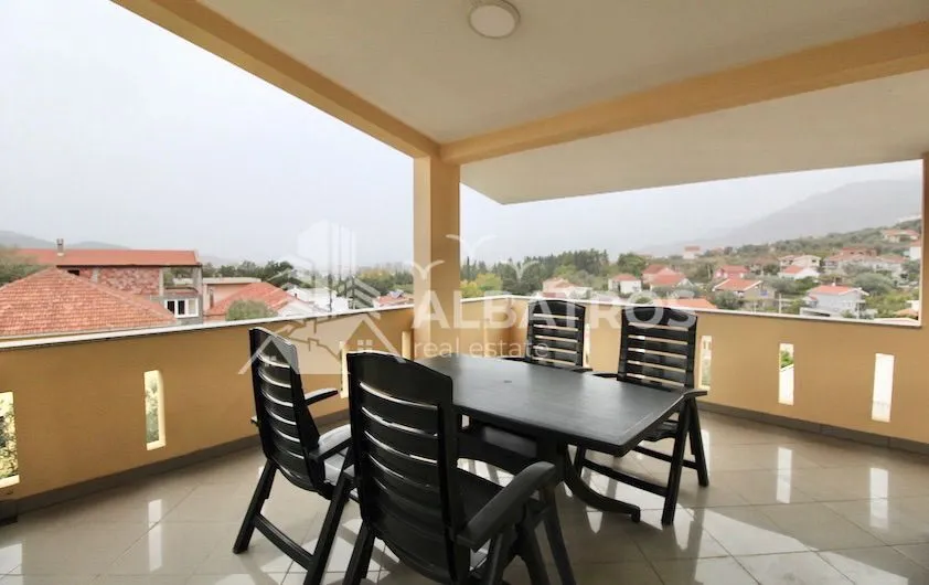 Izdavanje, dvosoban stan, 140m², Bar, Crna Gora