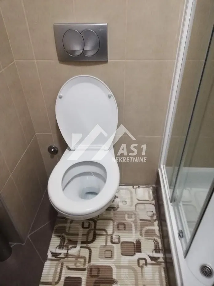 Izdavanje, jednosoban stan, 42m², Rotkvarija, Novi Sad Sve Podlokacije