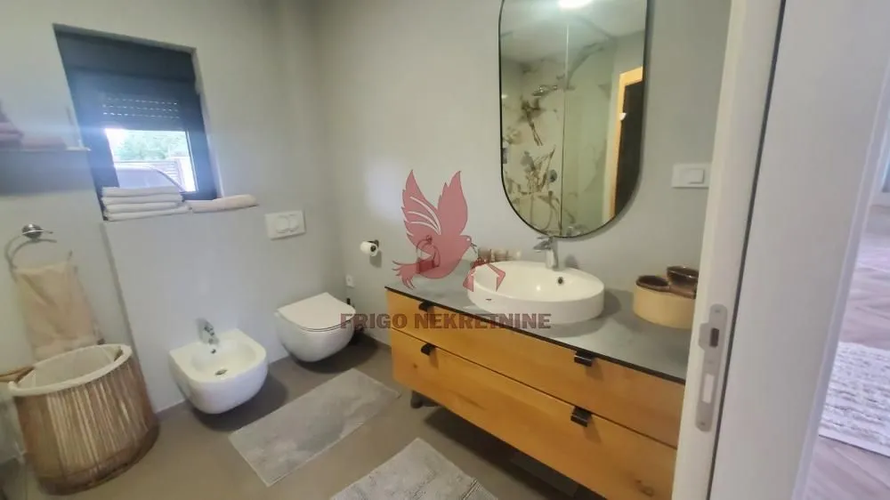 Sale, house, 234m², Granice, Mladenovac