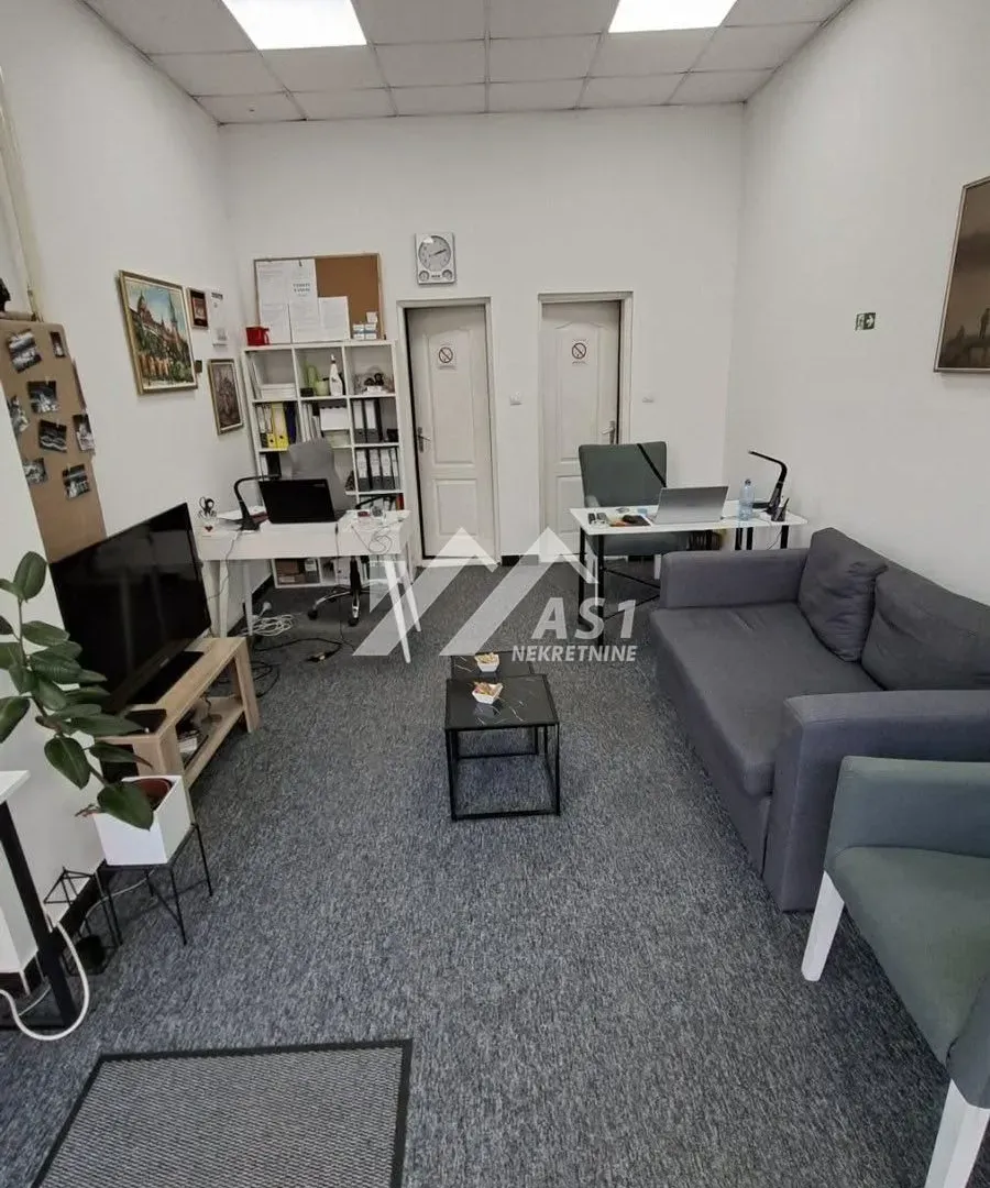 Izdavanje, poslovni prostor, 25m², Adamovićevo Naselje, Novi Sad Sve Podlokacije