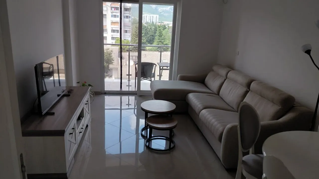 Rent, one bedroom apartment, 47m², Centar, Bar