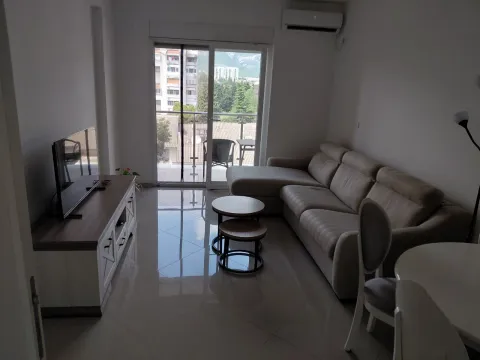 Rent, one bedroom apartment, 47m², Centar, Bar - image 1