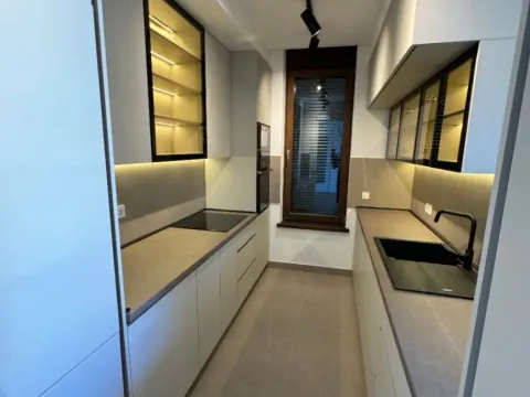 Izdavanje, trosoban stan, 134m², Gorica C, Podgorica - image 9