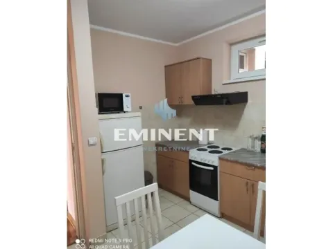 Izdavanje, trosoban stan, 80m², Lipov Lad, Zvezdara Sve Podlokacije - image 5