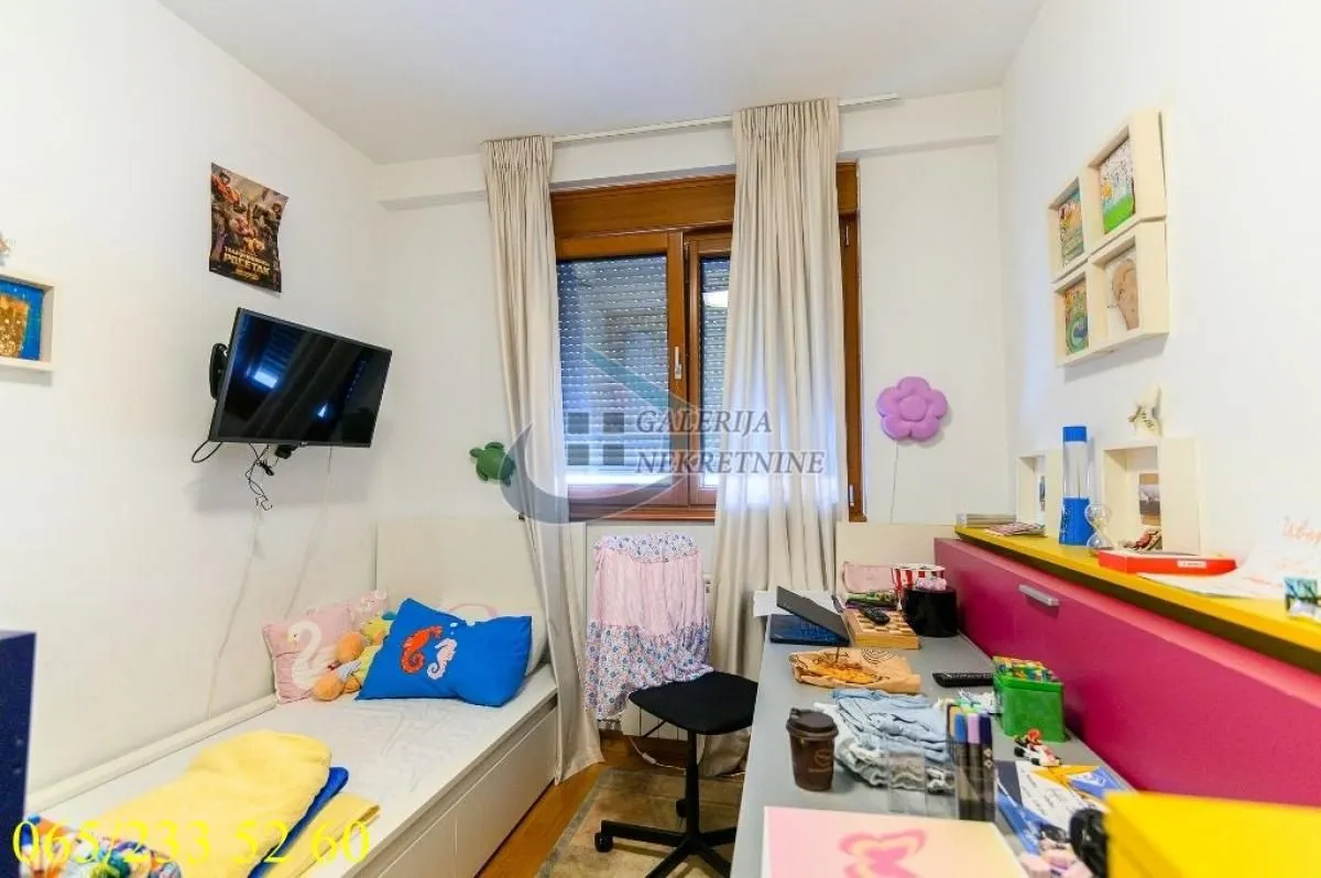 Sale, three bedroom apartment, 65m², Cvetni Trg, Vračar Sve Podlokacije
