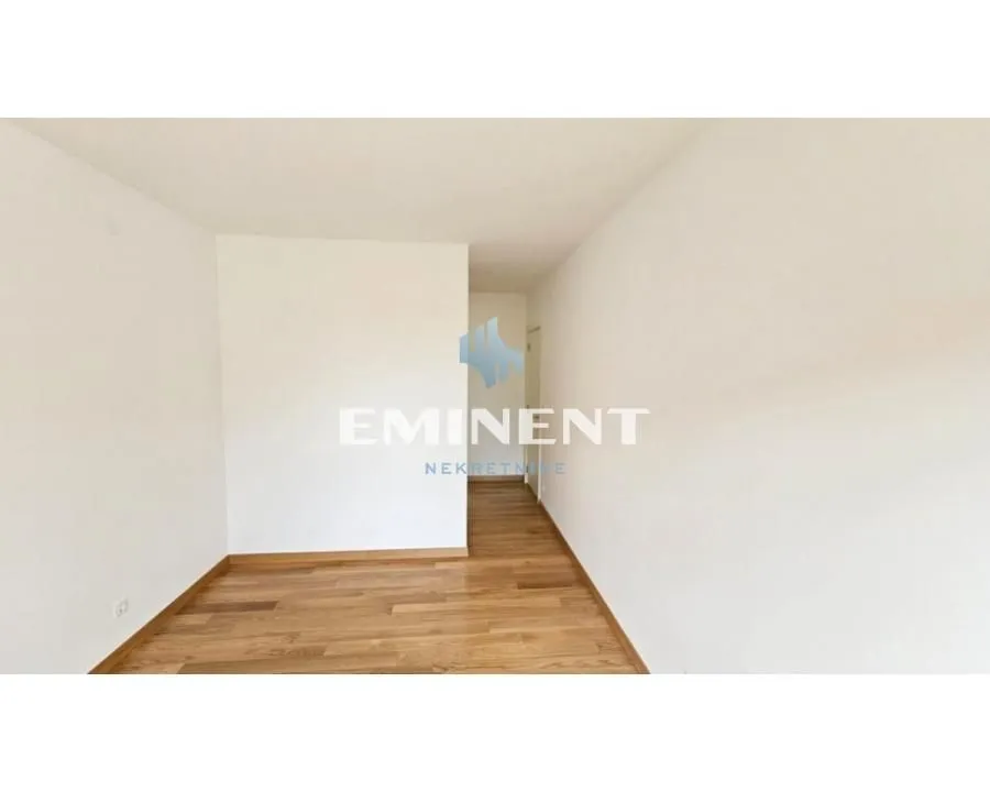 Izdavanje, četvorosoban stan, 107m², Novi Beograd Blok 65, Novi Beograd Sve Podlokacije