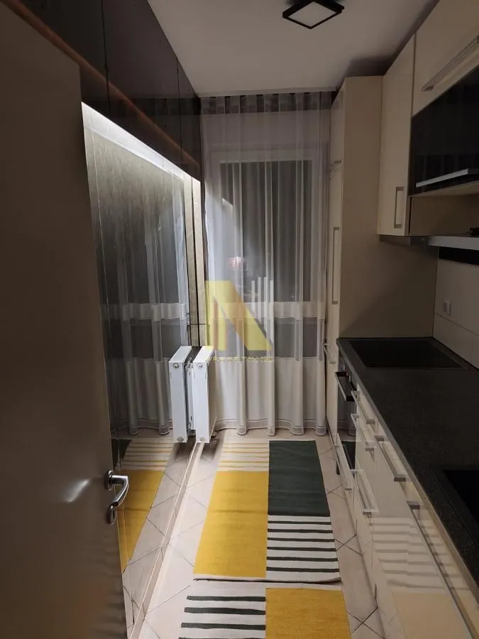 Izdavanje, dvosoban stan, 45m², Novi Sad, Srbija