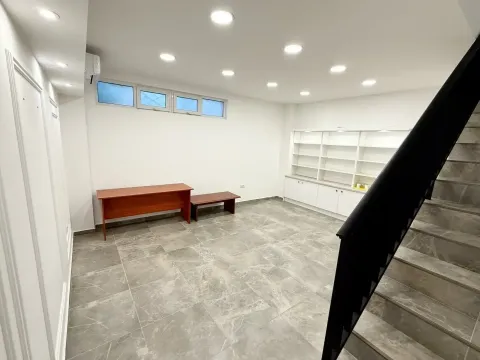Rent, office space, 50m², Blok 9, Podgorica - image 7