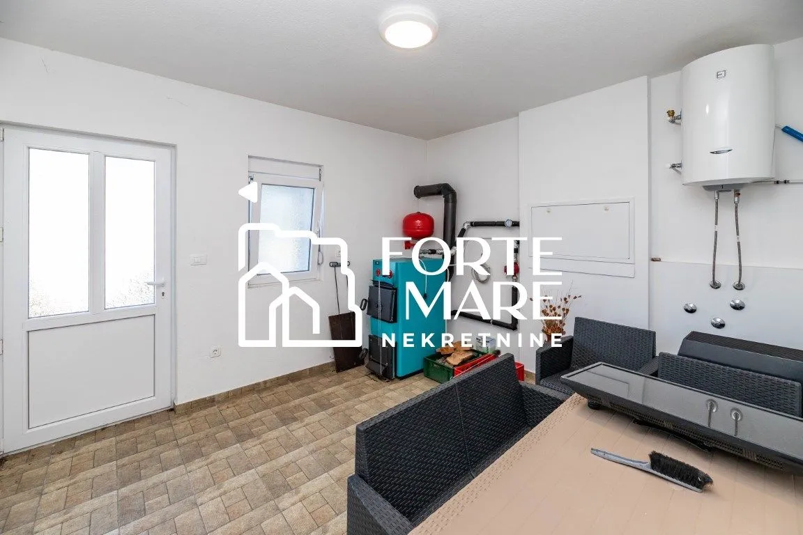 Prodaja, kuća, 220m², Zelenika, Herceg Novi