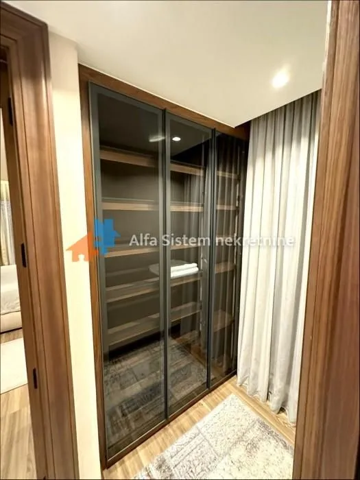 Rent, apartment, 350m², Južni Bulevar, Vračar Sve Podlokacije