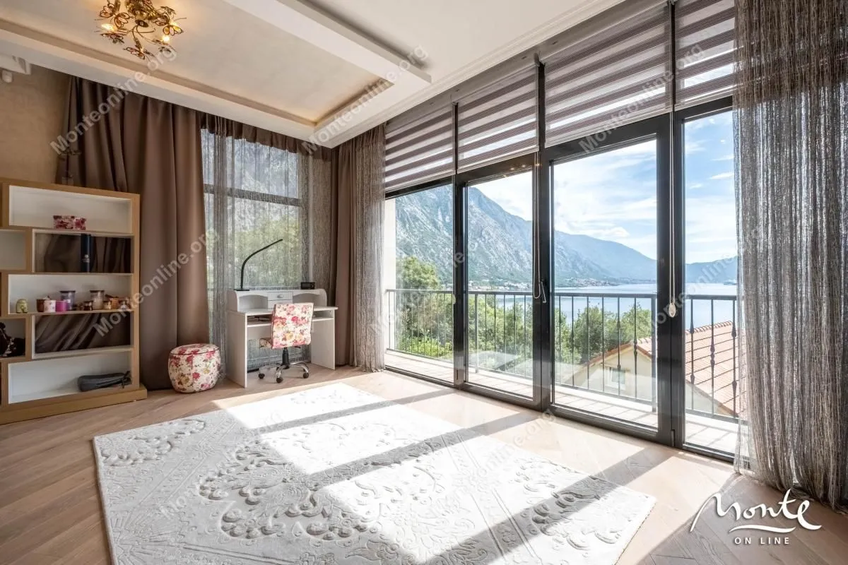 Prodaja, kuća, 428m², Orahovac, Kotor