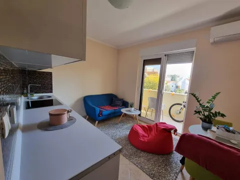 Izdavanje, jednosoban stan, 35m², Momišići, Podgorica - image 8