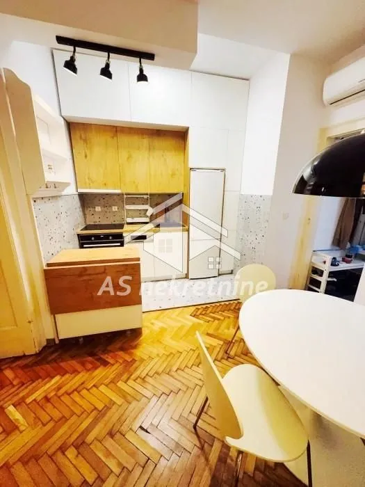 Rent, apartment, 68m², Kalenić Pijaca, Vračar Sve Podlokacije