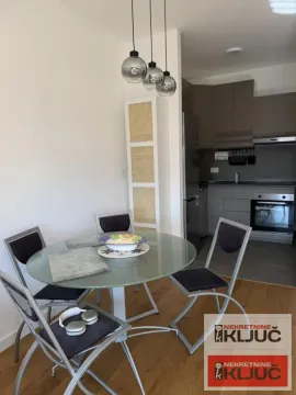 Izdavanje, jednosoban stan, 47m², Novi Sad, Srbija - image 5