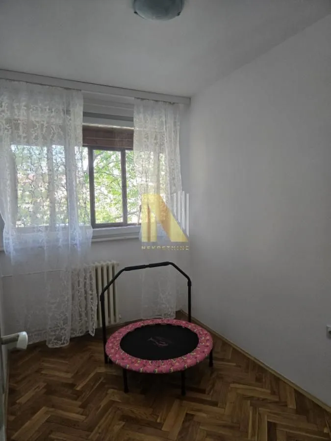Rent, office space, 69m², Železnička Stanica, Novi Sad Sve Podlokacije
