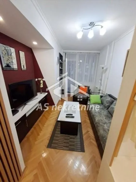 Izdavanje, dvosoban stan, 47m², Slavija, Vračar Sve Podlokacije