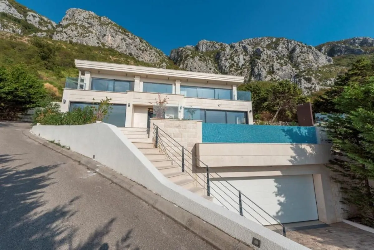 Sale, house, 304m², Sveti Stefan, Budva