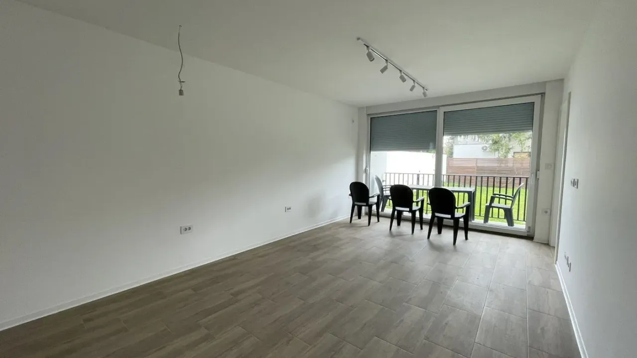 Izdavanje, poslovni prostor, 130m², Salajka, Novi Sad Sve Podlokacije