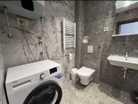 Izdavanje, garsonjera, 38m², Centar, Budva - image 5