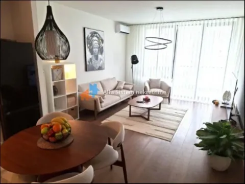 Izdavanje, dvosoban stan, 61m², Savski Venac, Beograd