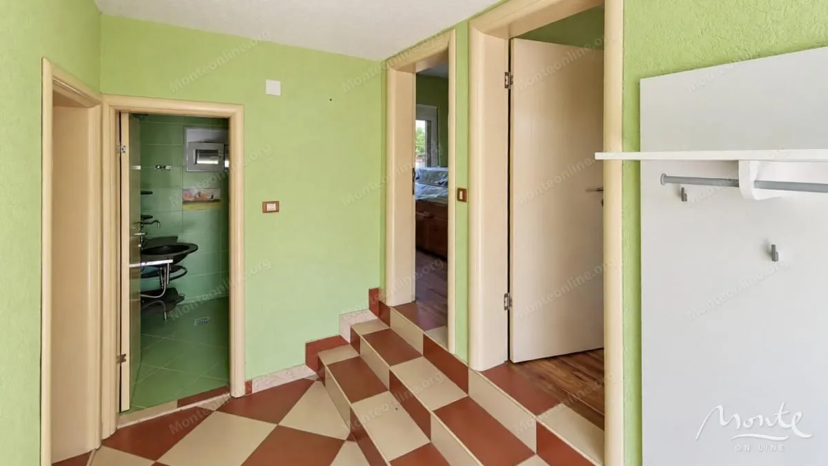 Prodaja, kuća, 73m², Podgorica, Crna Gora