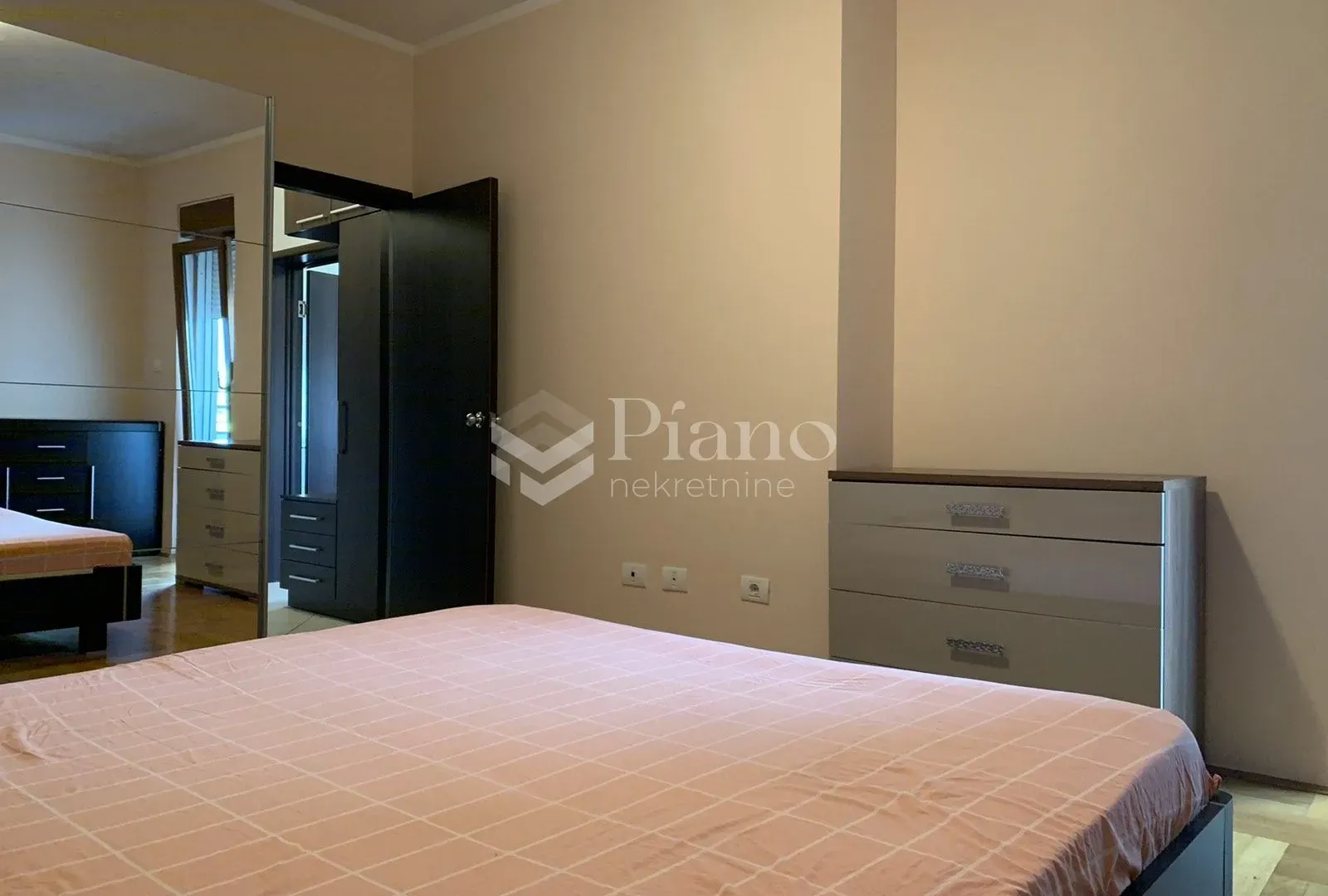 Rent, one bedroom apartment, 56m², Podgorica, Crna Gora