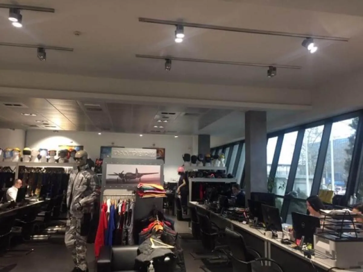 Rent, office space, 3000m², Batajnica, Beograd