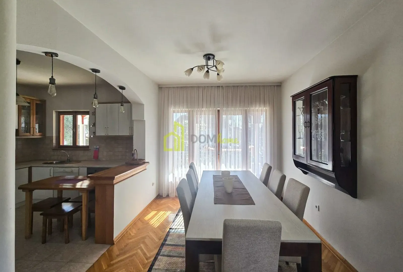 Rent, house, 200m², Tološi, Podgorica