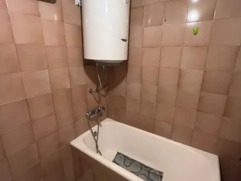 Izdavanje, garsonjera, 25m², Centar, Bar - image 7