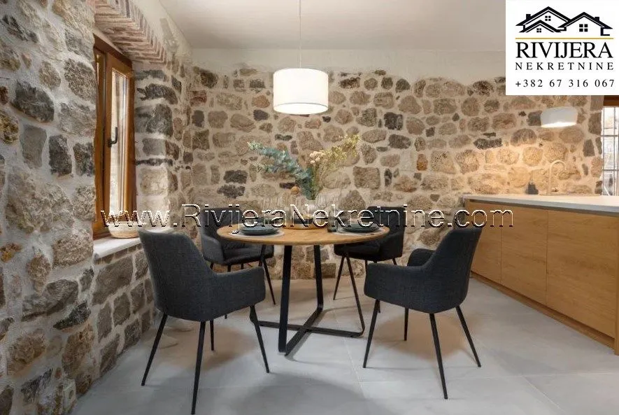 Prodaja, kuća, 110m², Škaljari, Kotor