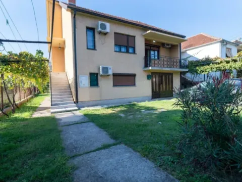 Izdavanje, kuća, 110m², City Kvart, Podgorica - image 4