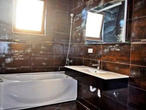 Sale, house, 600m², Bar, Crna Gora - image 12