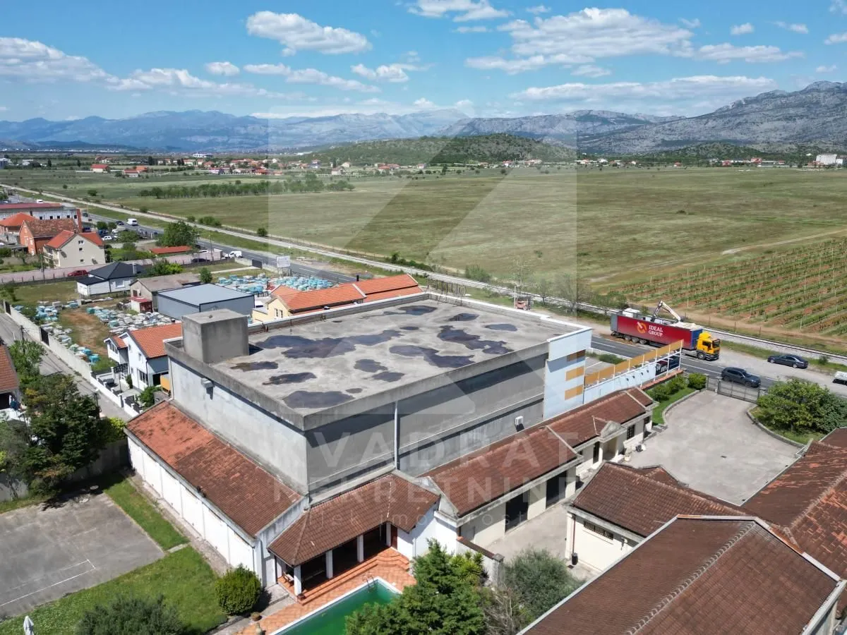 Rent, office space, 2450m², Tuzi, Podgorica