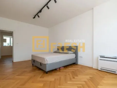 Izdavanje, dvosoban stan, 70m², Centar, Podgorica - image 4