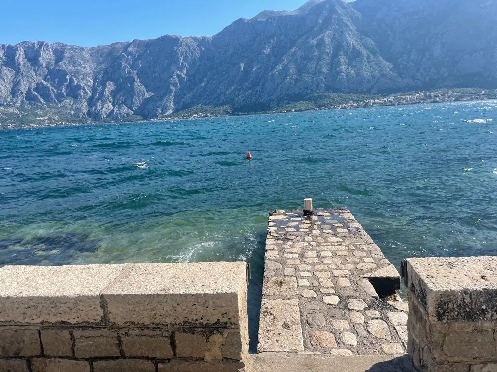 Rent, one bedroom apartment, 70m², Prčanj, Kotor
