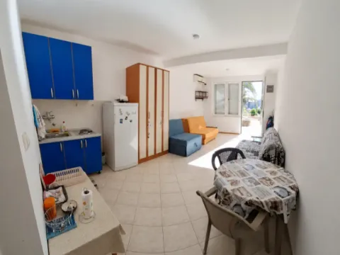 Sale, studio apartment, 37m², Petrovac, Budva - image 1