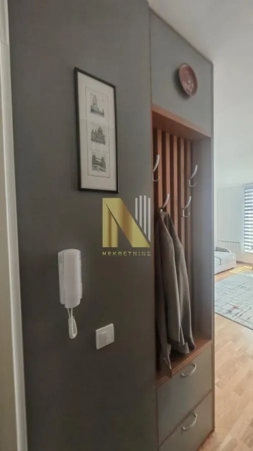 Izdavanje, dvosoban stan, 43m², Sajmište, Novi Sad