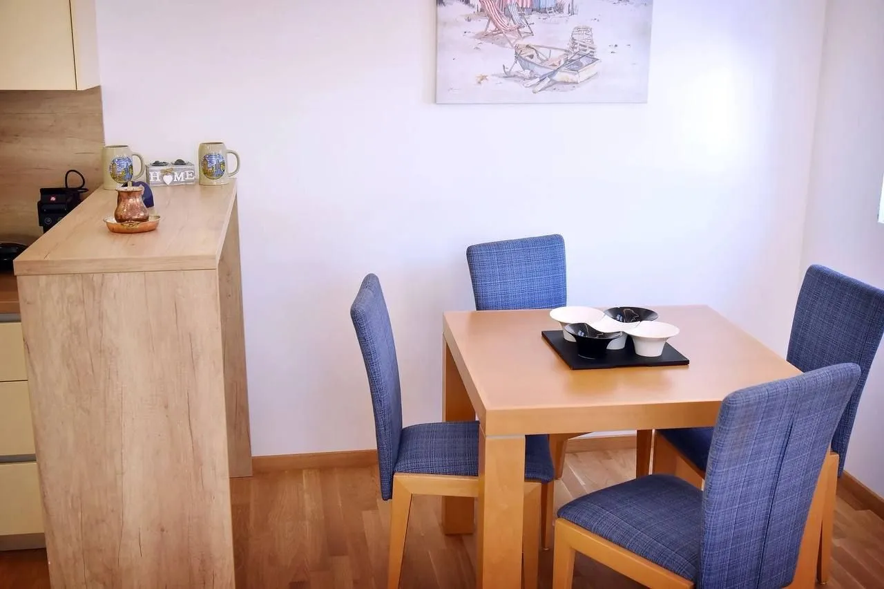 Rent, two bedroom apartment, 60m², Bečići, Budva